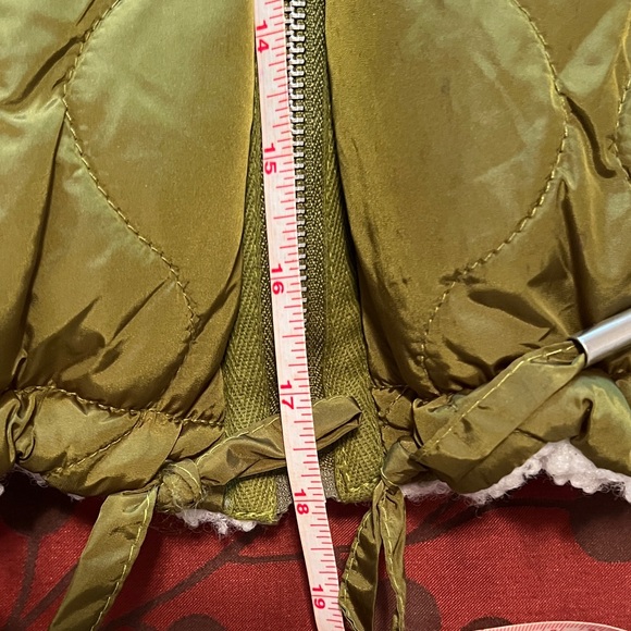 Blank NYC Olive Green Quilted Puffer Jacket with White Accents Women Small (S) - Picture 11 of 15